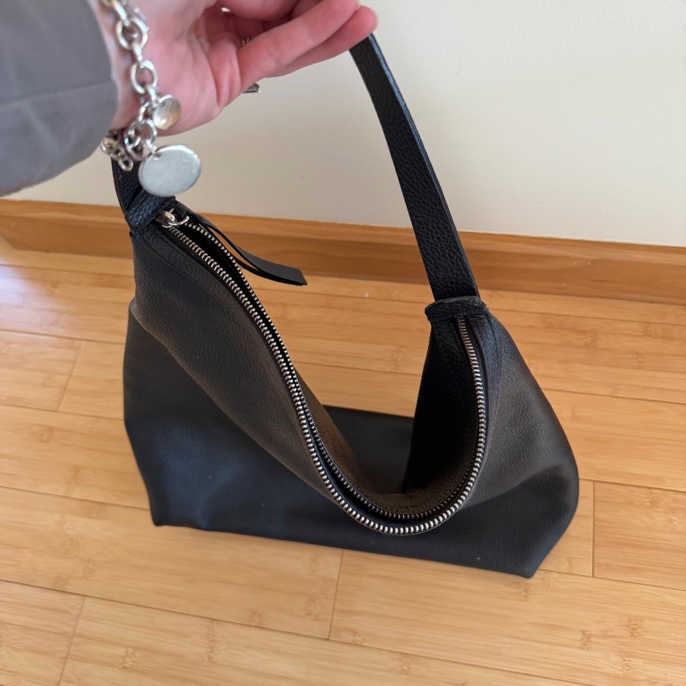Everlane Leather Tote Bag View 2